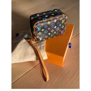 🥳LOUIS VUITTON WAPITY MULTI COLOR  TROUSSE BLACK W/ DUST COVER AND BOX.